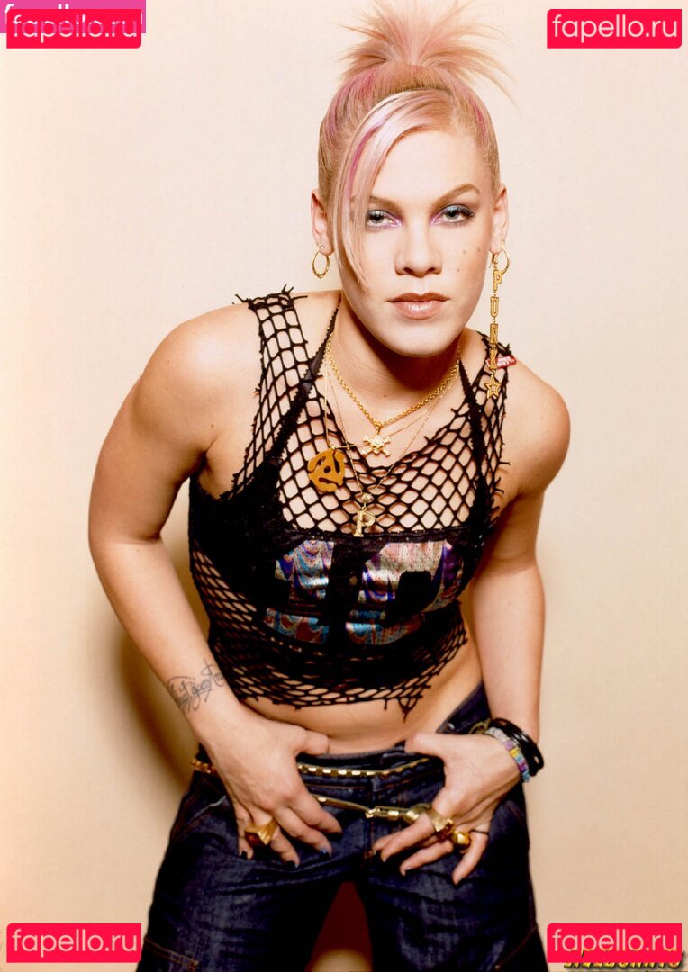 Alecia Beth Moore / Pink / pinksuicide Onlyfans Photo Gallery 