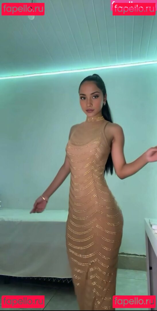 Azzurra Conticchi / azzurraconticchi / azzurramerlo Onlyfans Photo Gallery 