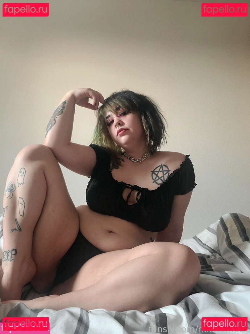 midnamoth / minteamoth Onlyfans Photo Gallery 