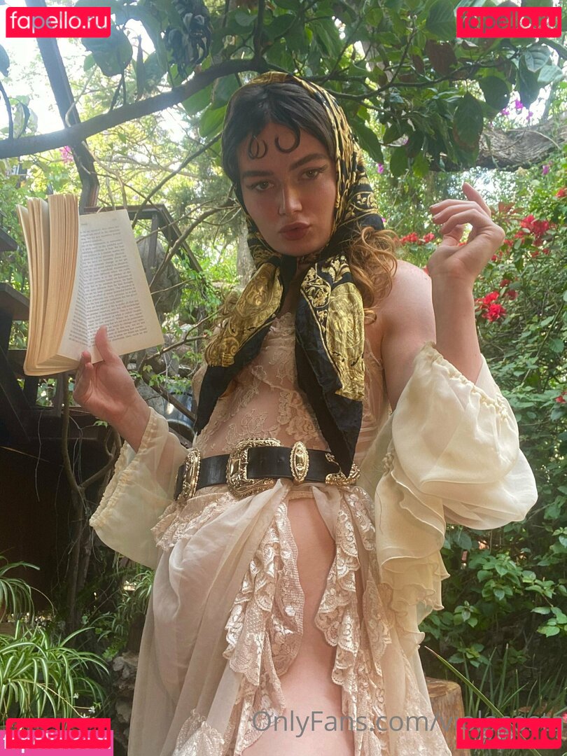 floraauclair / florabirb Onlyfans Photo Gallery 