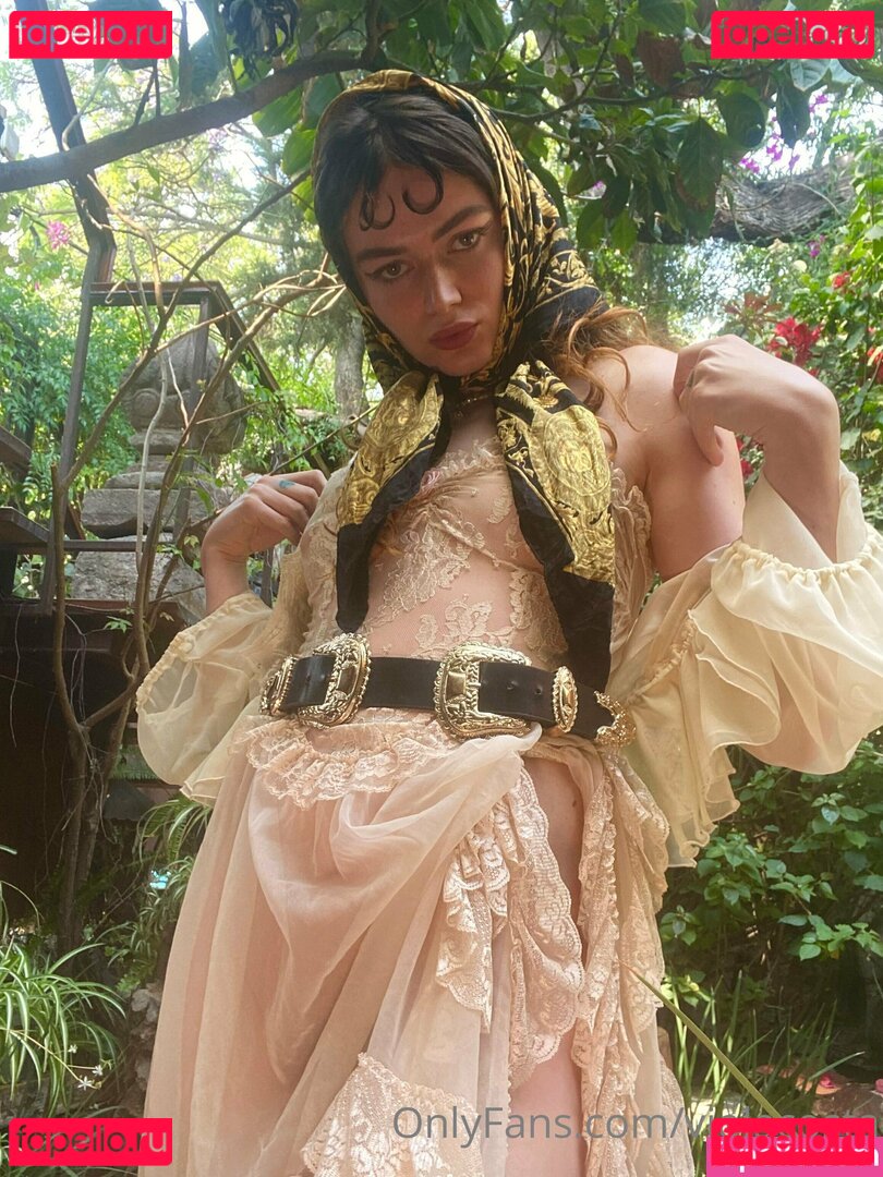 floraauclair / florabirb Onlyfans Photo Gallery 