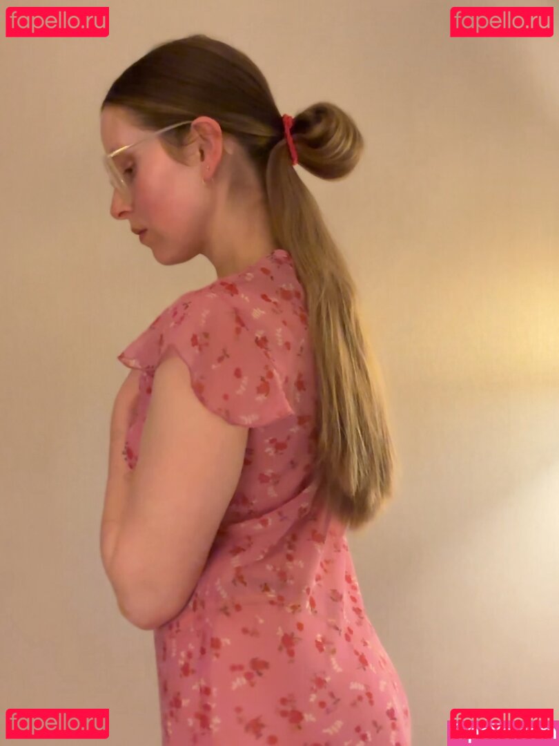 Jessie Cave / Lavender / jessiecave Onlyfans Photo Gallery 