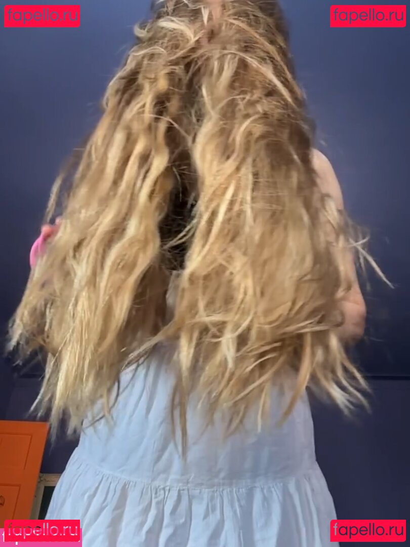 Jessie Cave / Lavender / jessiecave Onlyfans Photo Gallery 