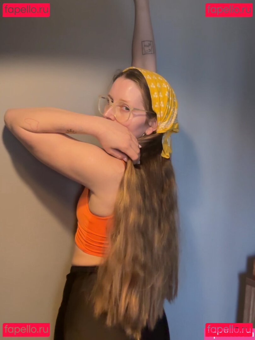 Jessie Cave / Lavender / jessiecave Onlyfans Photo Gallery 