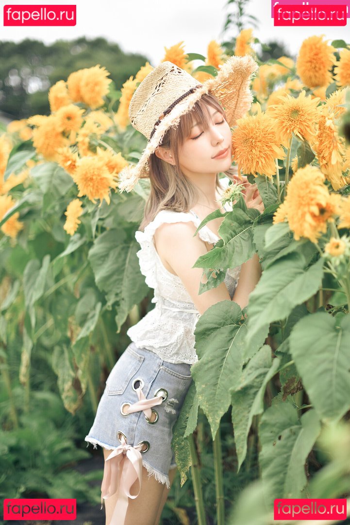 Ely / Ely_eee / eeelyeee Onlyfans Photo Gallery 