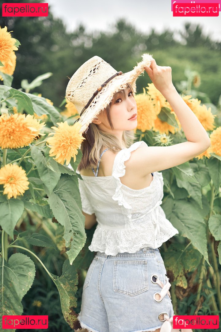 Ely / Ely_eee / eeelyeee Onlyfans Photo Gallery 