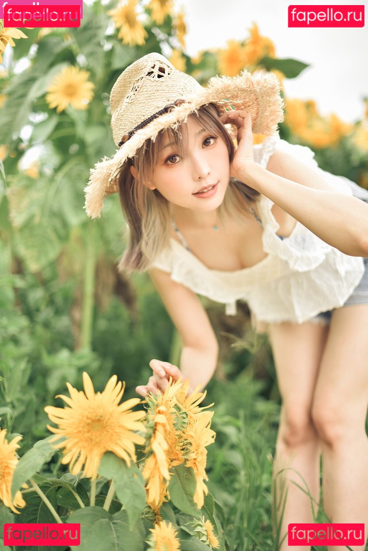 Ely / Ely_eee / eeelyeee Onlyfans Photo Gallery 