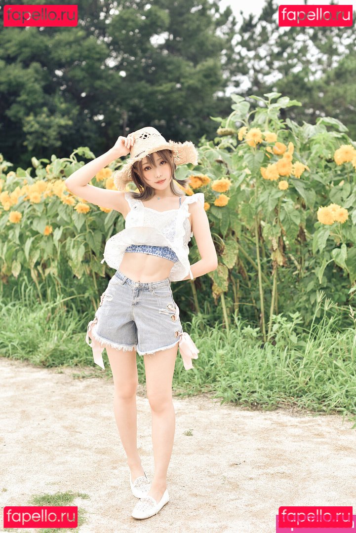 Ely / Ely_eee / eeelyeee Onlyfans Photo Gallery 