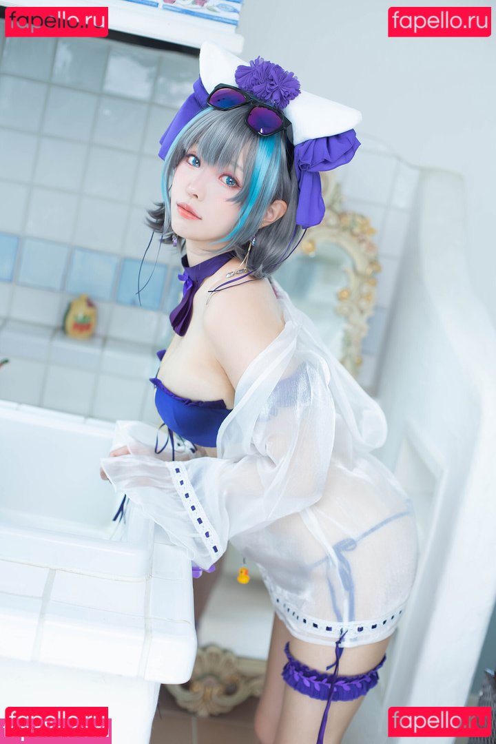 Ely / Ely_eee / eeelyeee Onlyfans Photo Gallery 