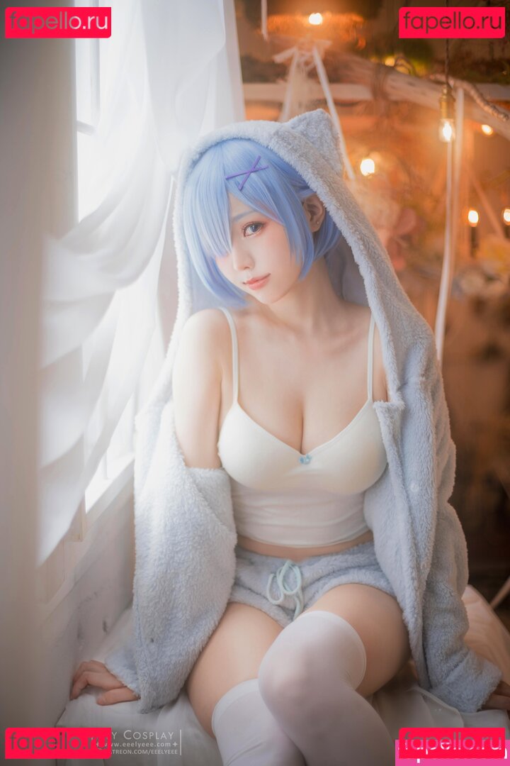 Ely / Ely_eee / eeelyeee Onlyfans Photo Gallery 