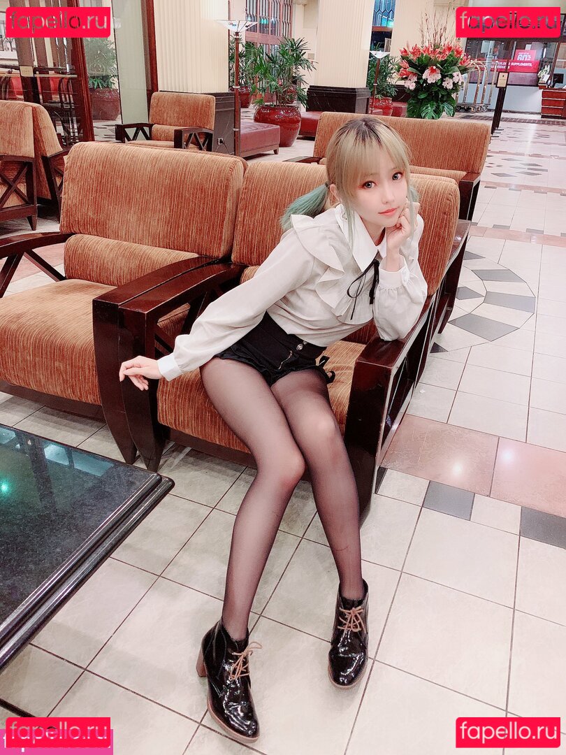 Ely / Ely_eee / eeelyeee Onlyfans Photo Gallery 