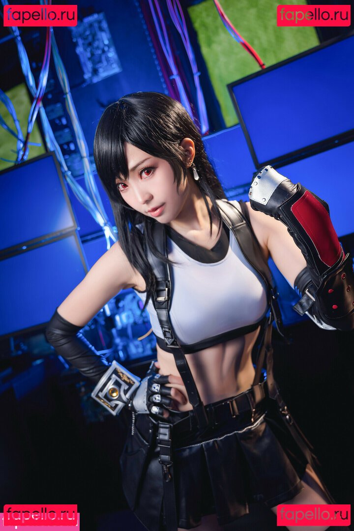 Ely / Ely_eee / eeelyeee Onlyfans Photo Gallery 