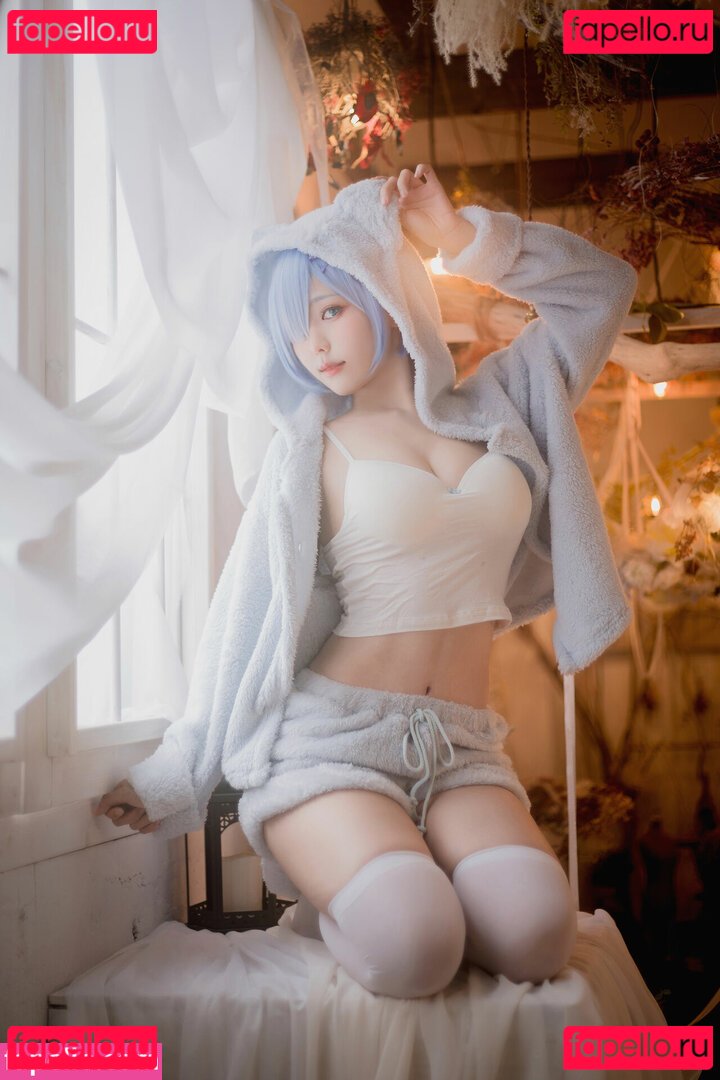 Ely / Ely_eee / eeelyeee Onlyfans Photo Gallery 