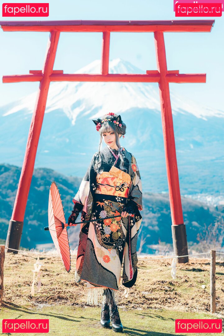 Ely / Ely_eee / eeelyeee Onlyfans Photo Gallery 