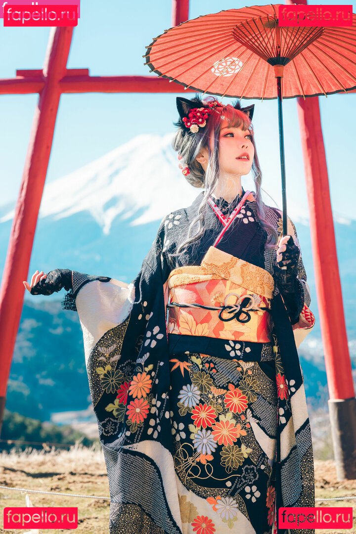 Ely / Ely_eee / eeelyeee Onlyfans Photo Gallery 