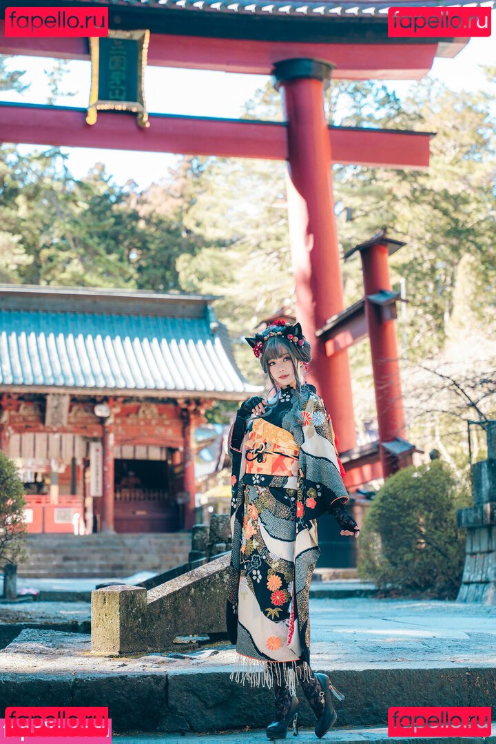 Ely / Ely_eee / eeelyeee Onlyfans Photo Gallery 