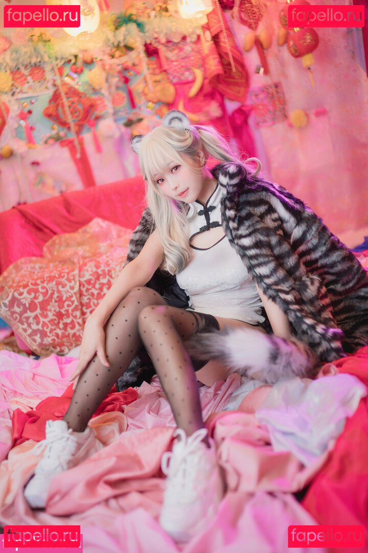 Ely / Ely_eee / eeelyeee Onlyfans Photo Gallery 