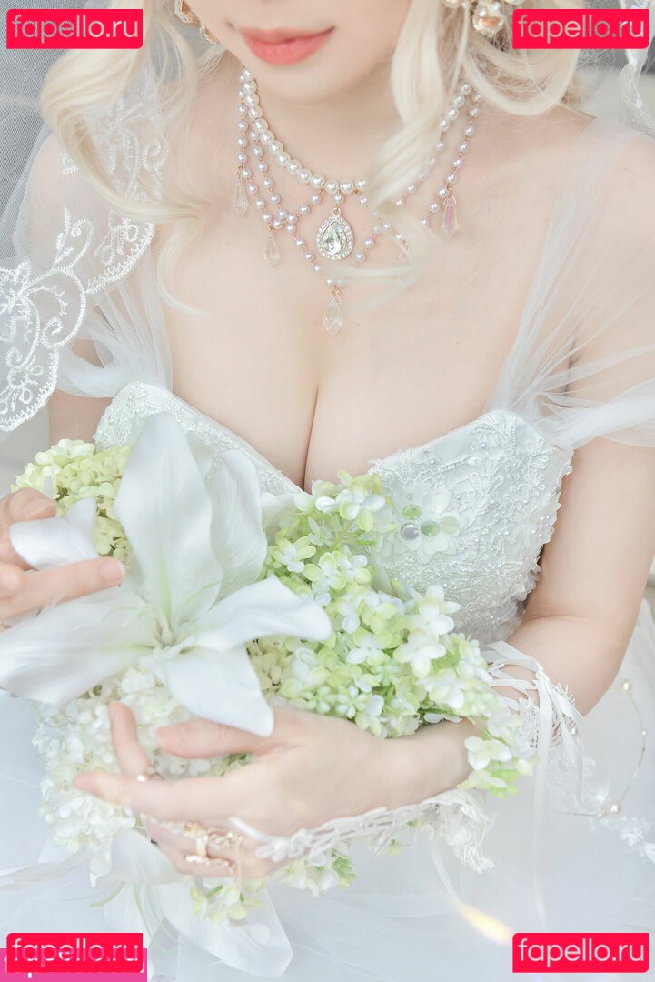 Ely / Ely_eee / eeelyeee Onlyfans Photo Gallery 