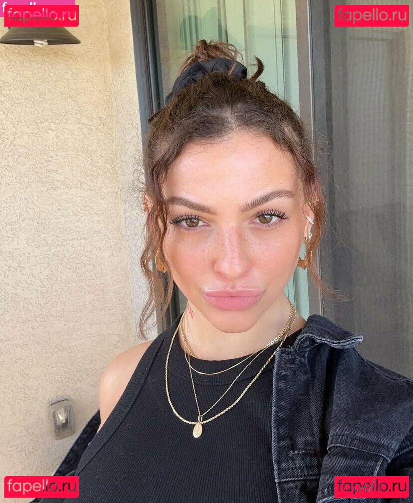 emonthebrain / urbrattybimbo Onlyfans Photo Gallery 