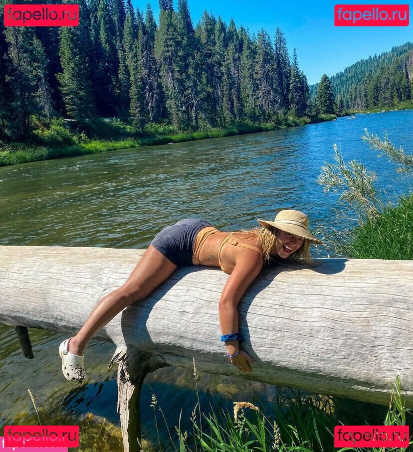 emonthebrain / urbrattybimbo Onlyfans Photo Gallery 