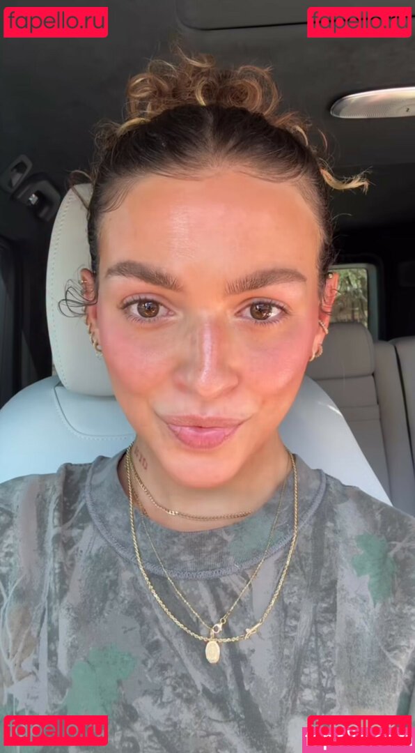 emonthebrain / urbrattybimbo Onlyfans Photo Gallery 