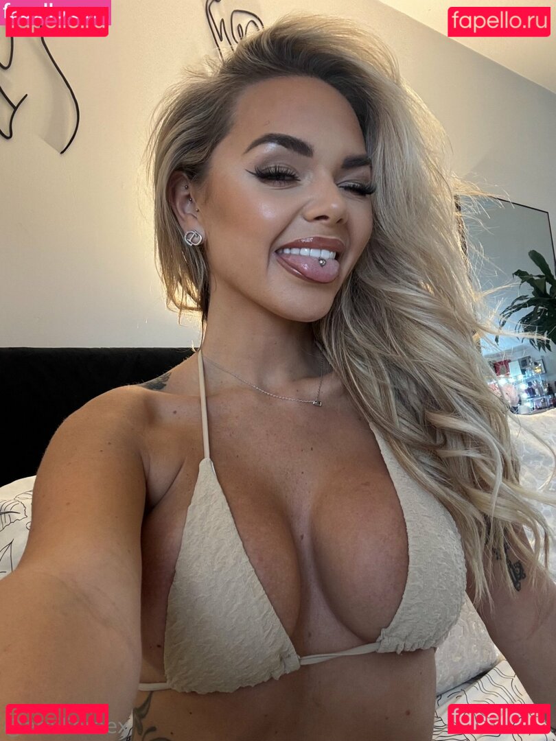 Emilie Rae / emilieraecochrane / emilieraexfree Nude Onlyfans Photo 9