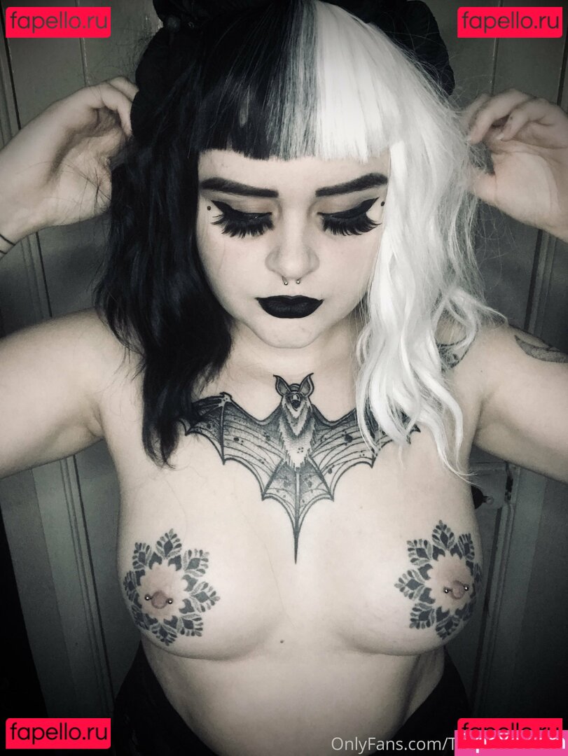 calistia_ / diilestrange Nude Onlyfans Photo 11