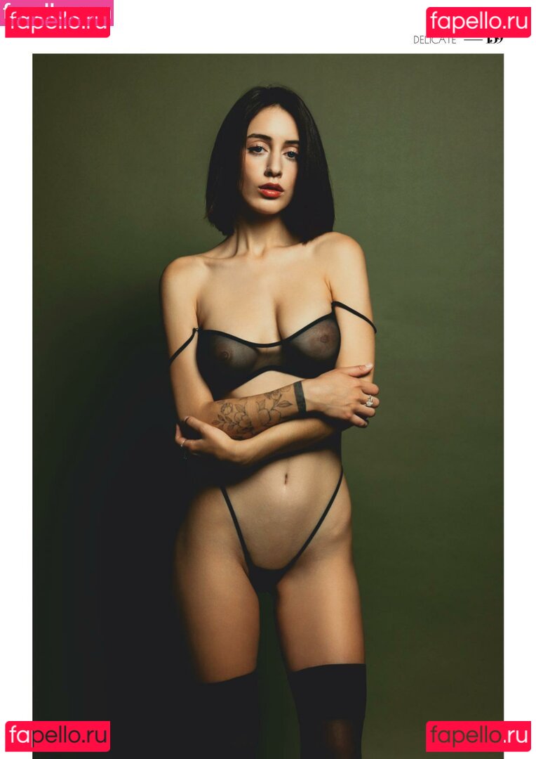 Elfa Floria / call.me.elfa Onlyfans Photo Gallery 