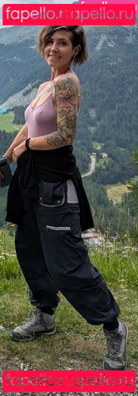 Soe Gschwind / soe.gschwind Nude Onlyfans Photo 3