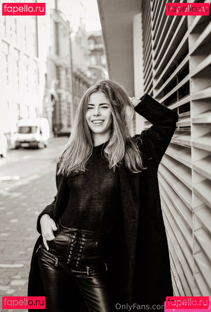 fly_natalie / oftvnatalie Onlyfans Photo Gallery 