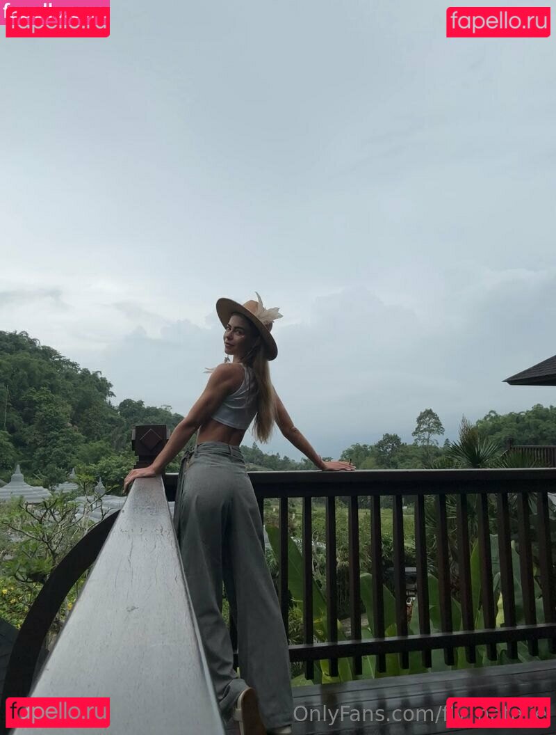 fly_natalie / oftvnatalie Onlyfans Photo Gallery 