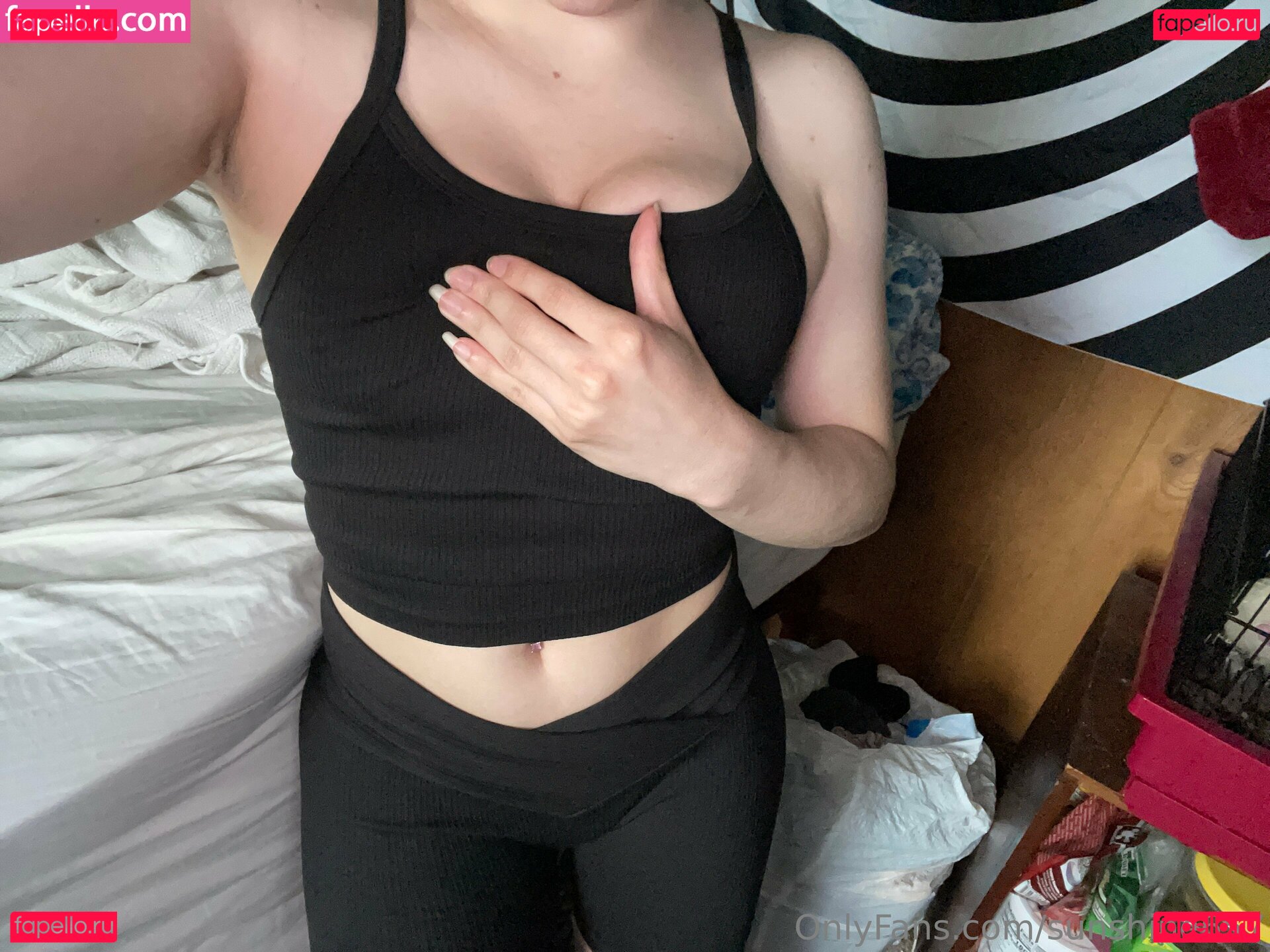petitebaby112 Onlyfans Photo Gallery 