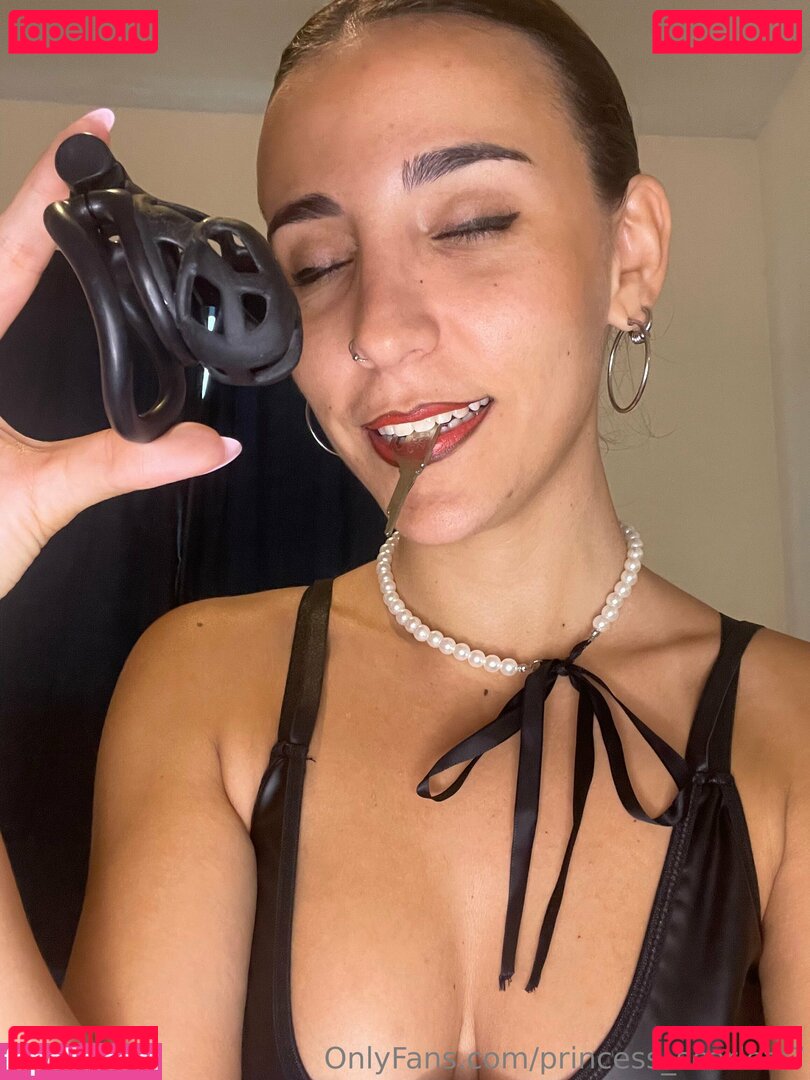 princess_scarlett / princess_scarlett7 Onlyfans Photo Gallery 