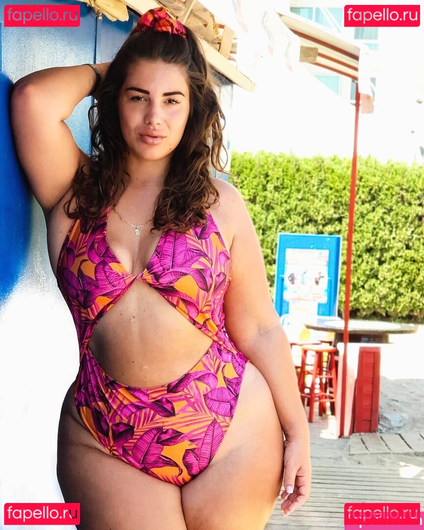 Cherella Rowena / cherellarowena / cherryoui Onlyfans Photo Gallery 