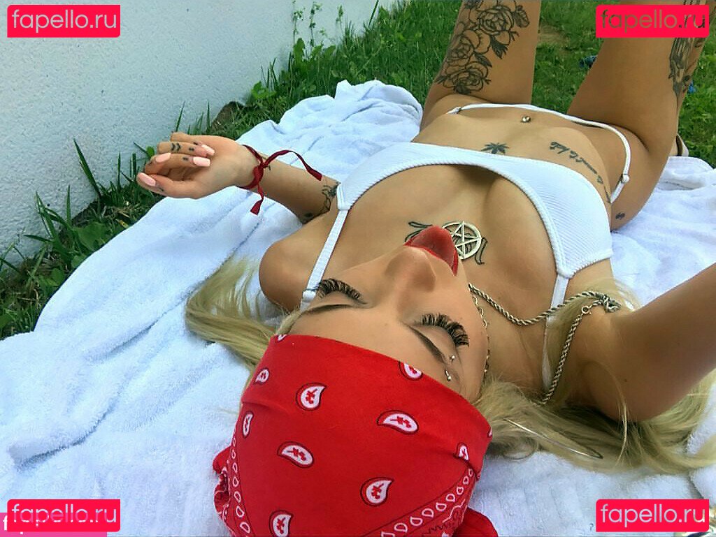 Vicky Balena / metamorfosiss / vickybalena Onlyfans Photo Gallery 