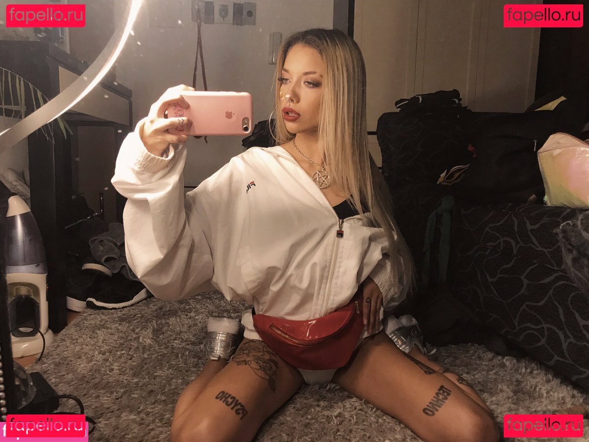 Vicky Balena / metamorfosiss / vickybalena Onlyfans Photo Gallery 