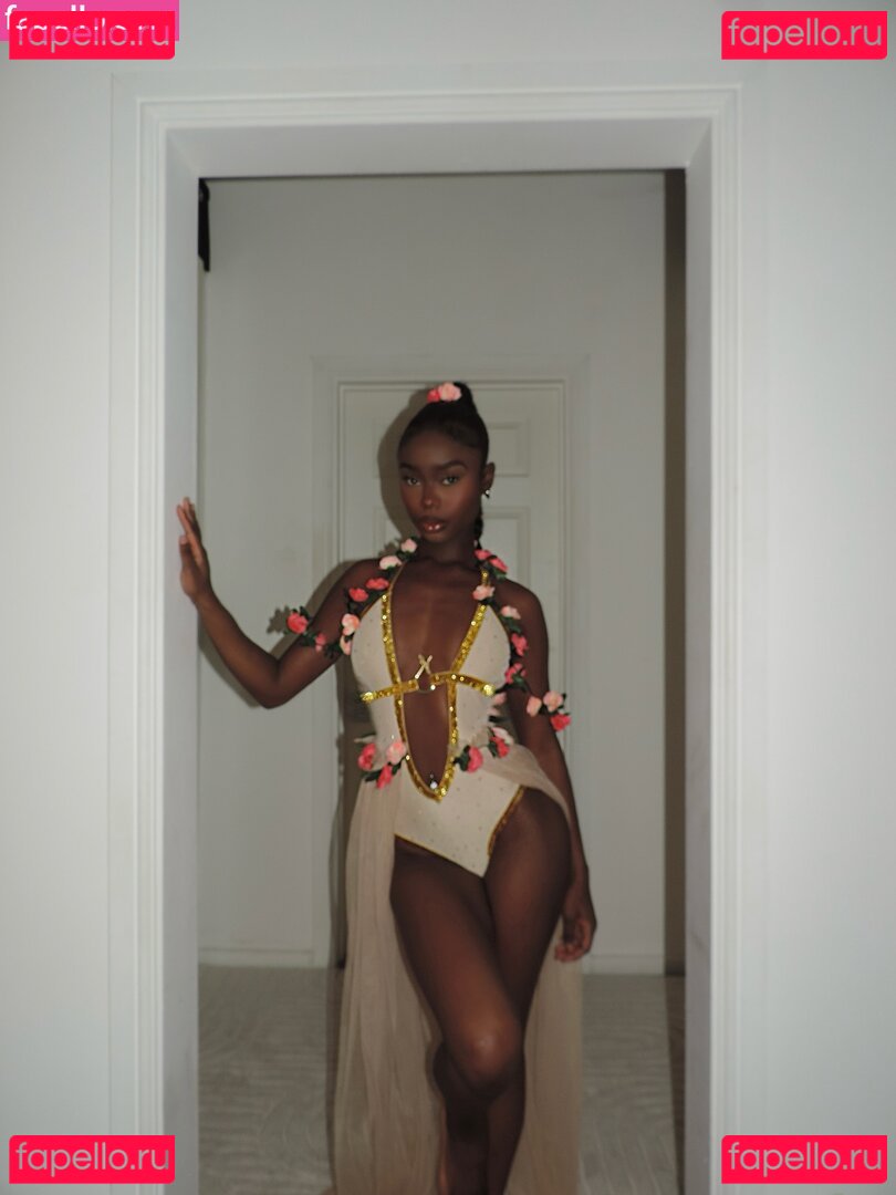 tianalaboor Nude Onlyfans Photo 16