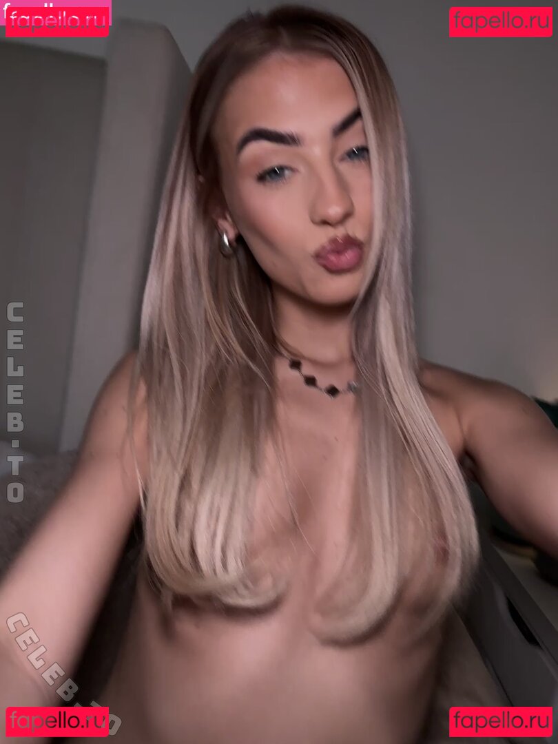 Itsmillsxo / itsmillxo / millyarmstrong01 Onlyfans Photo Gallery 