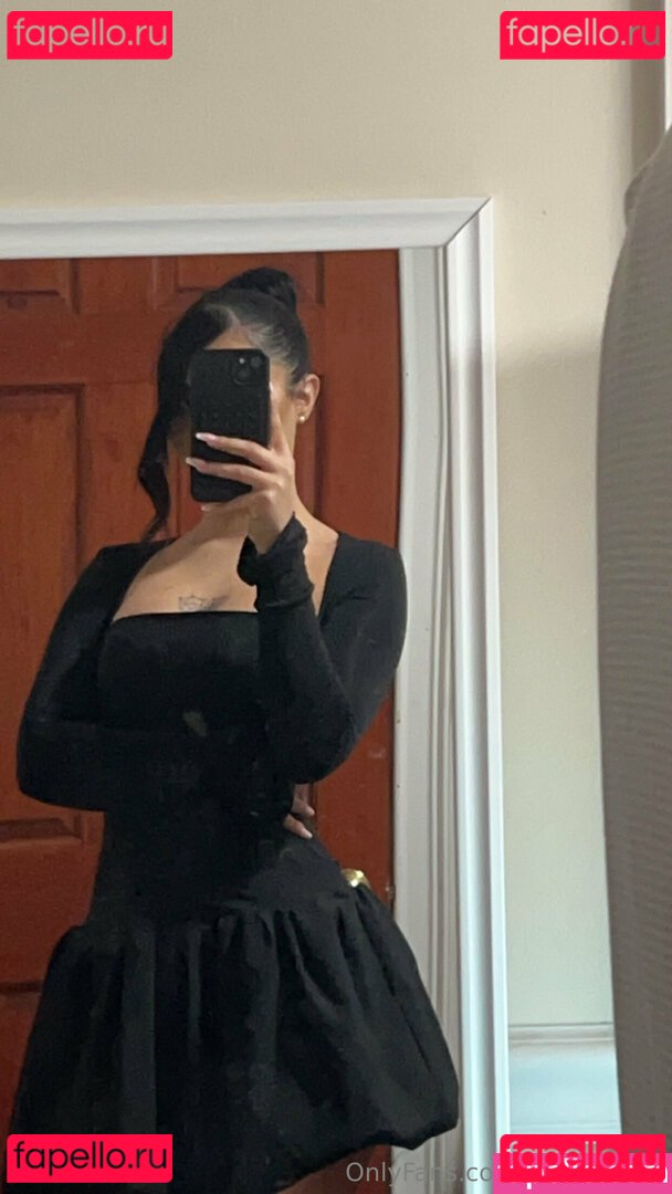 theofficialbabybzz / zzbabyzz Onlyfans Photo Gallery 