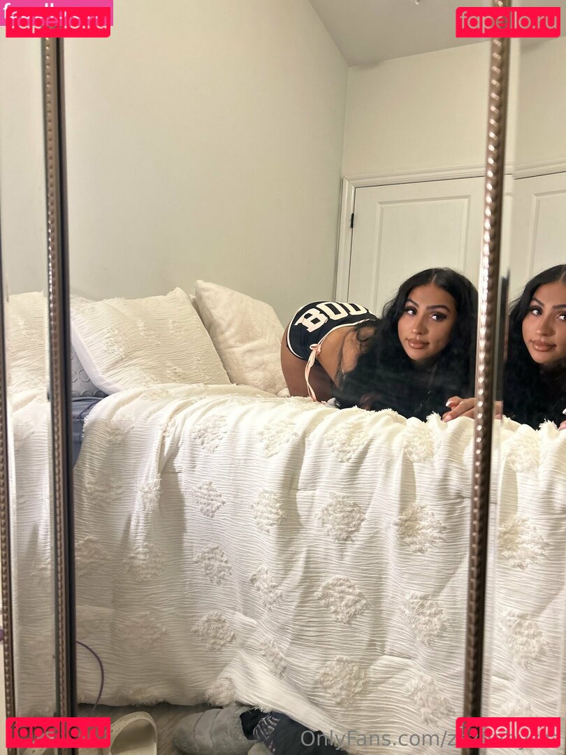 theofficialbabybzz / zzbabyzz Onlyfans Photo Gallery 