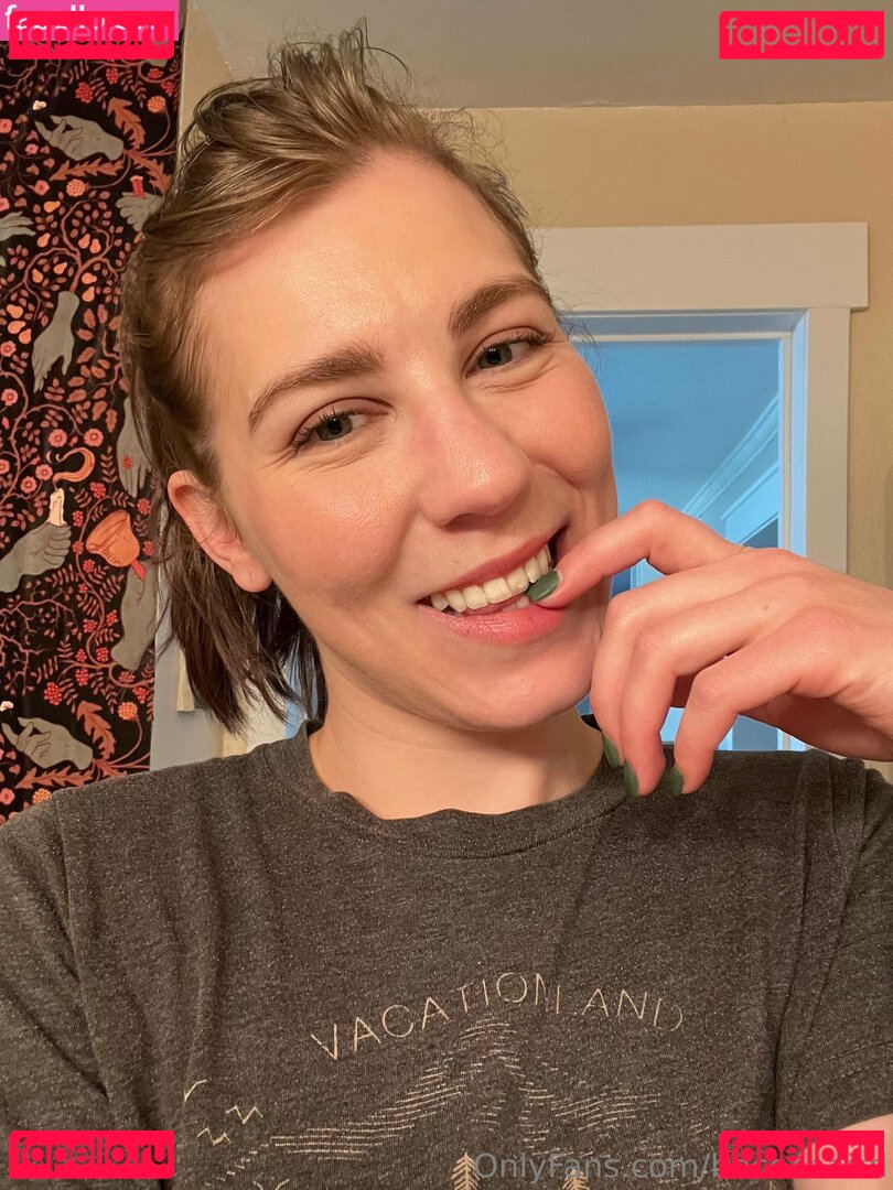 beccabaird / beccabairdd Nude Onlyfans Photo 25