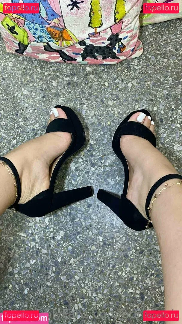 Adrieamb Onlyfans Photo Gallery 