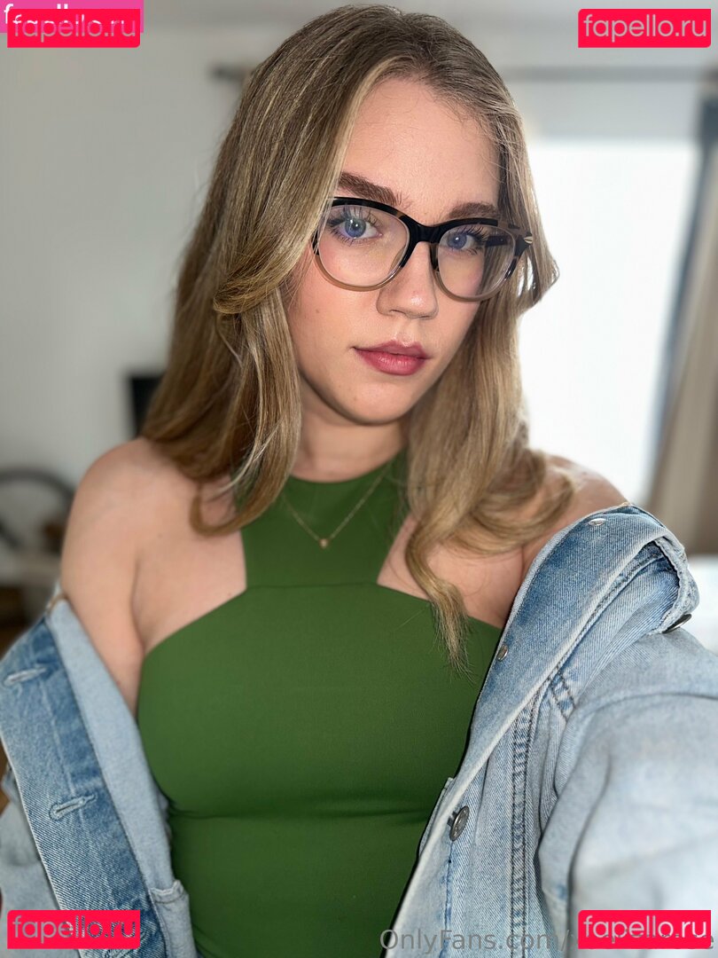 salicerose / xoelizarose Onlyfans Photo Gallery 