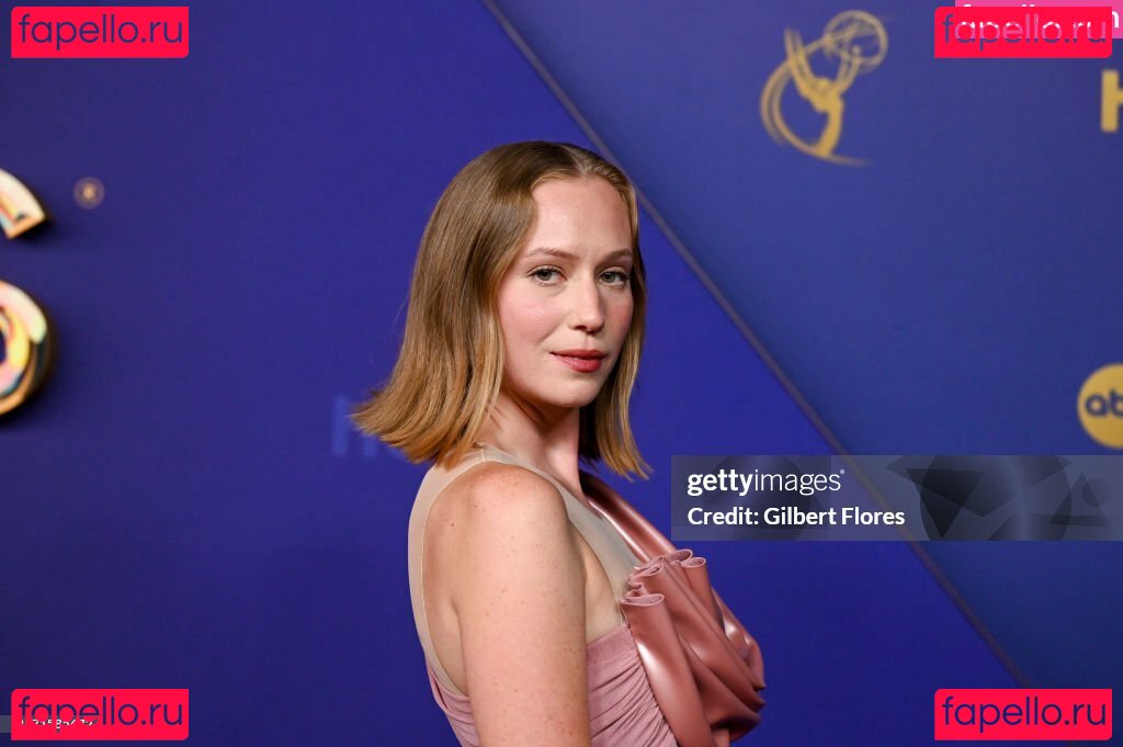 Hannah Einbinder / hannaheinbinder Onlyfans Photo Gallery 