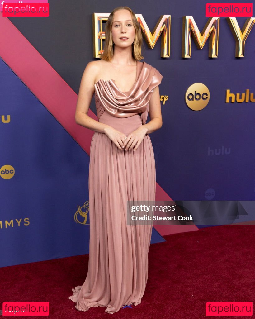 Hannah Einbinder / hannaheinbinder Onlyfans Photo Gallery 