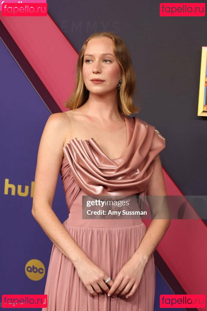 Hannah Einbinder / hannaheinbinder Onlyfans Photo Gallery 