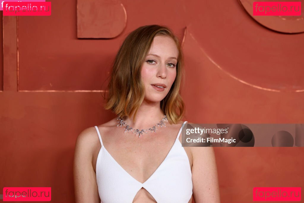 Hannah Einbinder / hannaheinbinder Onlyfans Photo Gallery 