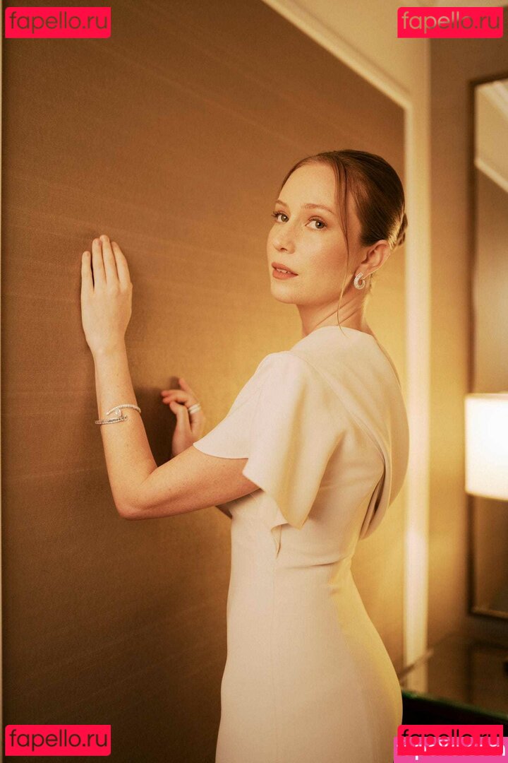 Hannah Einbinder / hannaheinbinder Onlyfans Photo Gallery 