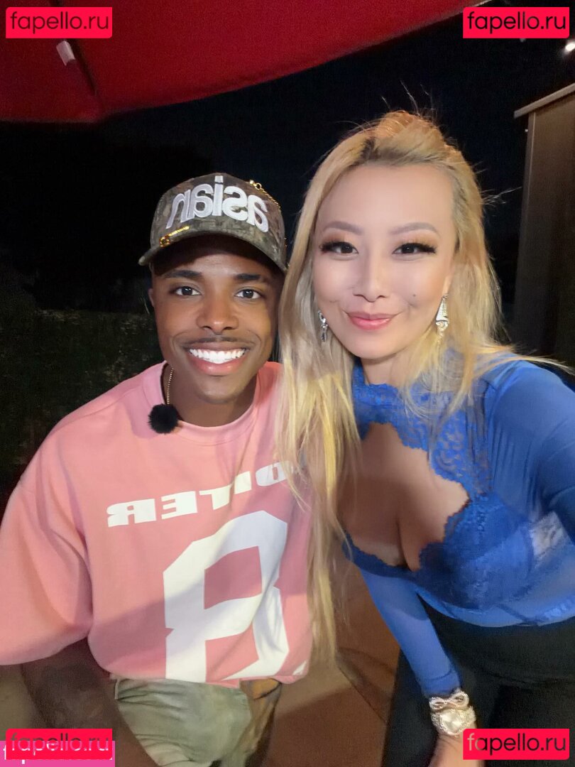 Raina Huang / RainaisCrazy Onlyfans Photo Gallery 