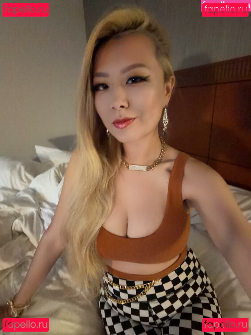 Raina Huang / RainaisCrazy Onlyfans Photo Gallery 